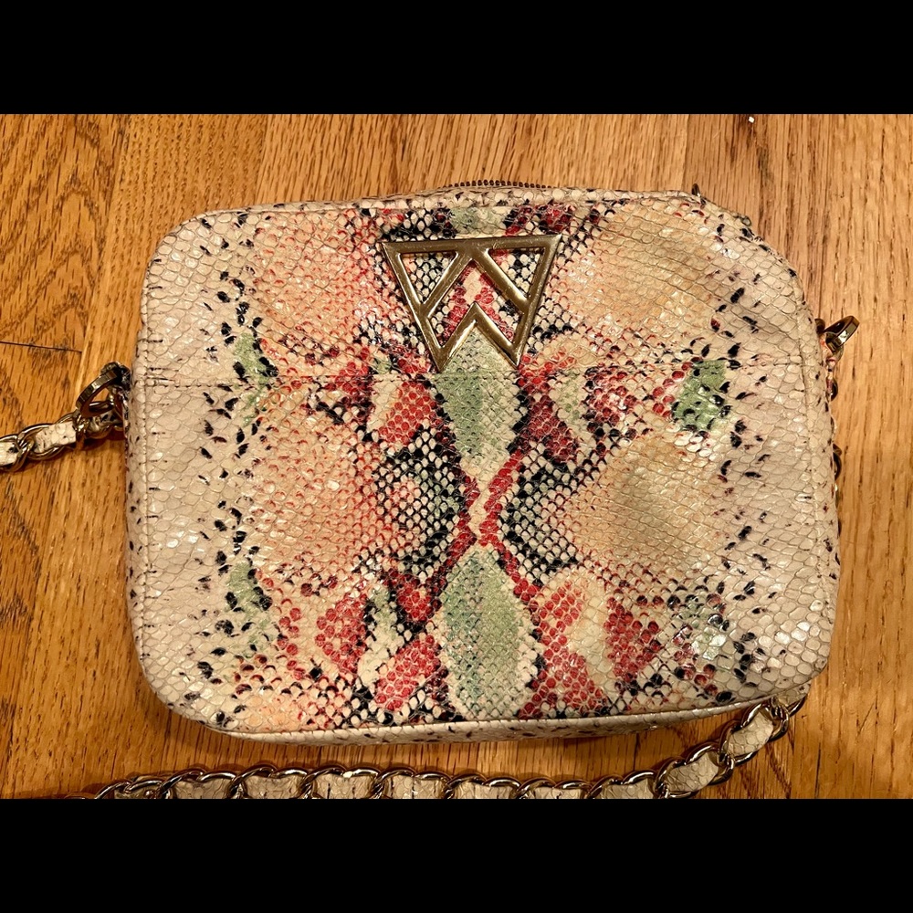 Kelly Wynne Multicolor Crossbody Bag